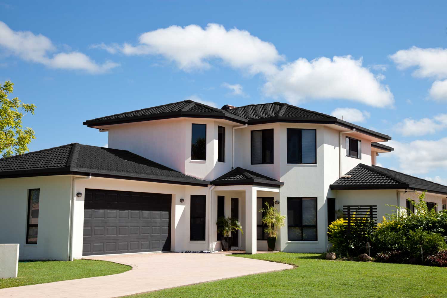 Supreme Roofing house photograph used to preview roof, gutter and exterior wall colour combinations